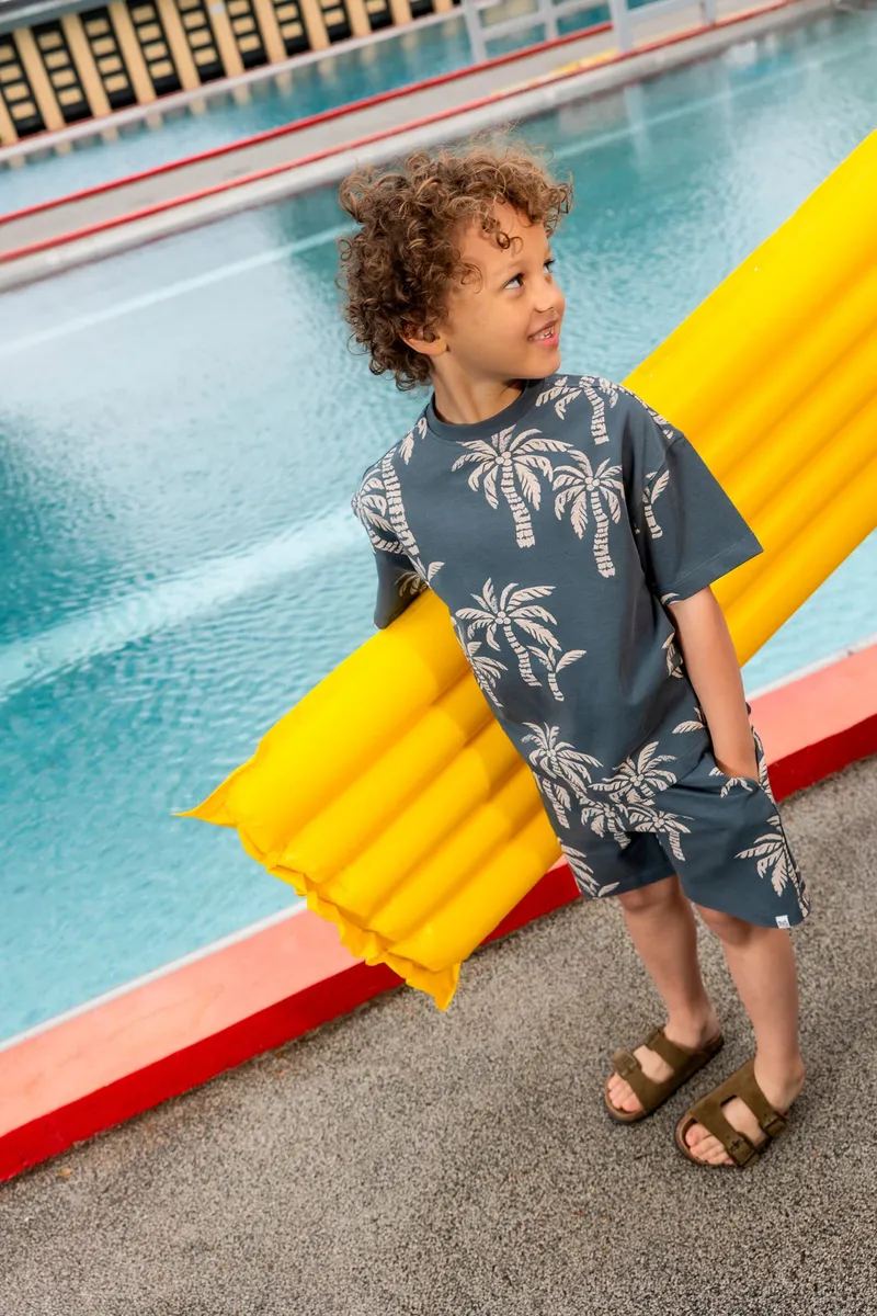 Noppies Kids Shorts relaxed fit all over print, Grau, – Produktbild 2 von 3