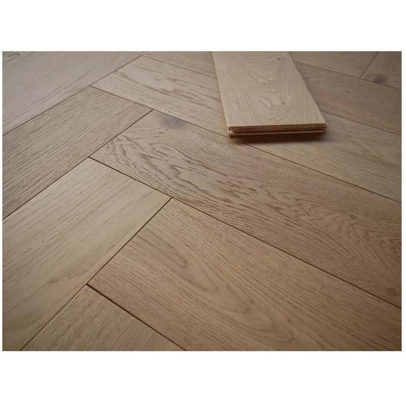 woodstore24 woodstore24 Eiche Parkett, Fischgrät, unsichtbar lackiert, matt, 14 mm (S) x 125 mm (B) x 600 mm (L), Sortierung Natur (1,2 m² / Paket) – Produktbild 1 von 2