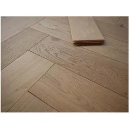 woodstore24 woodstore24 Eiche Parkett, Fischgrät, unsichtbar lackiert, matt, 14 mm (S) x 125 mm (B) x 600 mm (L), Sortierung Natur (1,2 m² / Paket) – Produktbild 1 von 1