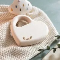 MusikGlück MusikGlück Baby Rasselgreifling ‚Äúherznah‚Äù | Baby Rassel | Holz – Produktbild 1 von 1