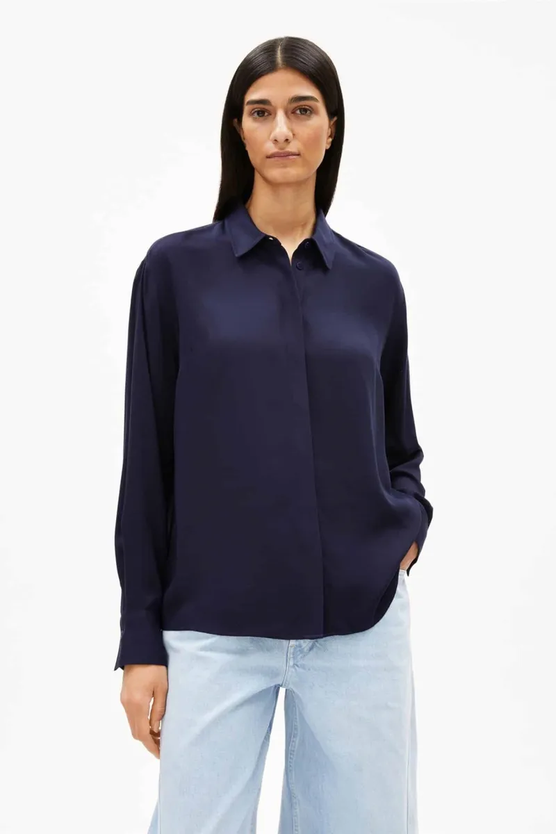 ARMEDANGELS ARMEDANGELS Damen vegan Longsleeve Larisaana Blau, Extra dunkelblau, – Produktbild 2 von 2