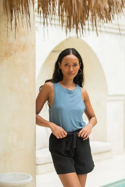 YogiLiebe YogiLiebe Lakshmi Shirt aus Modal – weich wie Seide & handgenäht in der Ortenau, Dunkelgrün, – Produktbild 3 von 4