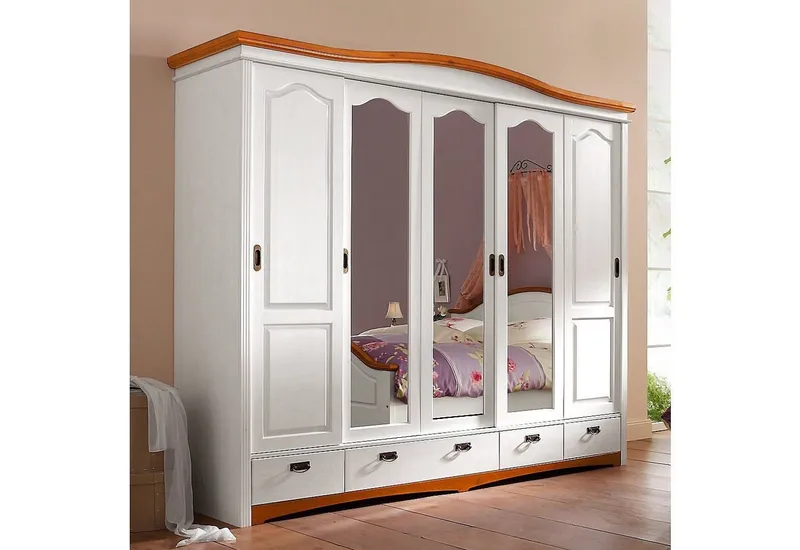 OTTO home Schiebetürenschrank Konrad, Landhausstil, rustikal, mit Schubladen + Spiegel, Kassetten (B/H/T ca. 249 cm x 207 cm x 64 cm) massive Kiefer, FSC®-zertifiziert, Messinggriffe, Weiß, – Produktbild 5 von 6