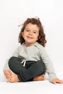 M23 M23 Kinder Jogginghose aus Biobaumwolle, Modell "Luke" – Produktbild 1 von 1
