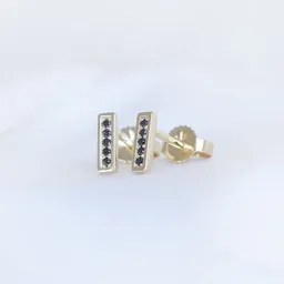 Eppi Eppi Minimalistische Ohrringe mit schwarzen Diamanten Ismail – Produktbild 1 von 1