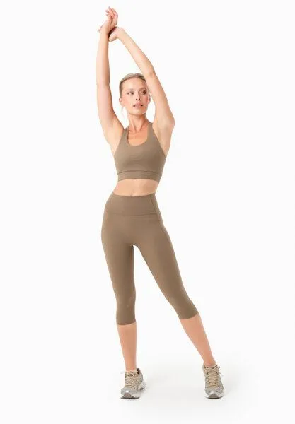 ORGANICATION ORGANICATION LAILLA | Capri-Leggings aus recyceltem Polyamid, Gravel, – Produktbild 1 von 4