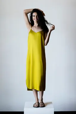 Neu Nomads Neu Nomads Damen vegan Slip Dress Easy Mustard – Produktbild 1 von 1