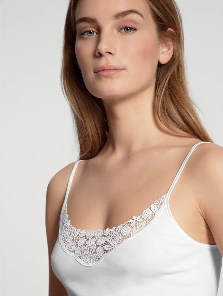 CALIDA CALIDA Spaghettitop Feminin Sense mit Spitzen-Einsatz, Pure Cotton, tiefer Ausschnitt, Single Jersey, Weiß, – Produktbild 5 von 5