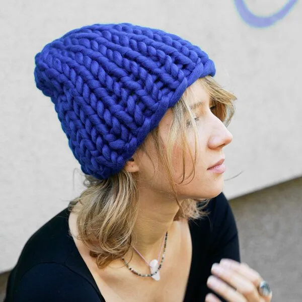 PANAPUFA PANAPUFA Handgestrickte Chunky Beanie – 100 % Merinowolle, Graphit grau, – Produktbild 3 von 6