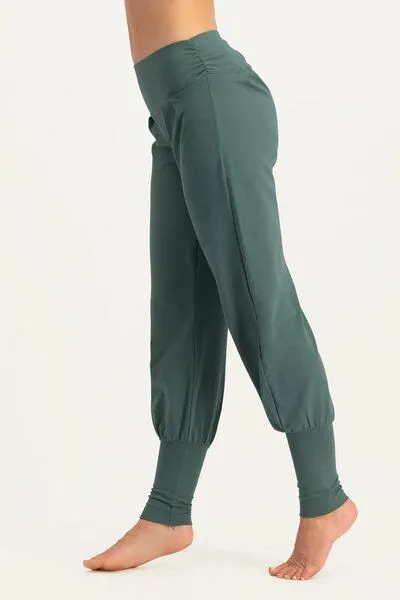 Urban Goddess Urban Goddess Yoga Hose Dakini, Forest (grün), – Produktbild 2 von 4