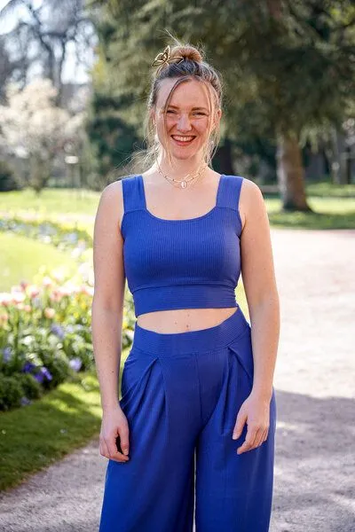 Vivien Joy Vivien Joy Farrah Basic Crop Top, Lapis (blau), – Produktbild 4 von 4