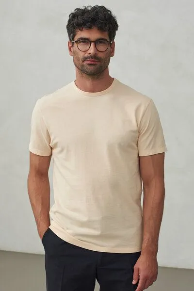 About Companions About Companions Basic T-Shirt LIRON aus Bio-Baumwollpiqué, Gelb (eco pique peach), – Produktbild 1 von 4