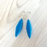 Sundara Sundara Ohrringe "Spindel" aus handgeschöpftem Recycling Baumwollpapier, Blau, – Produktbild 1 von 1