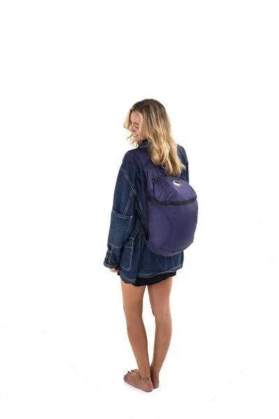 Ticket to the Moon Ticket to the Moon Ultraleicht Rucksack "Backpack Plus" (25l) aus upcyceltem Nylon, Navy blau, – Produktbild 3 von 4