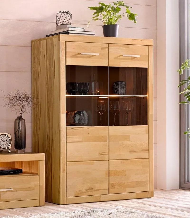 OTTO home Vitrine Ribe, 125 cm hoch, Fronten Massivholz, 4 breite Fächer Korpus Holzwerkstoff, 2Türen mit Glaseinsatz, einlegeboden verstellbar, Braun, – Produktbild 1 von 8