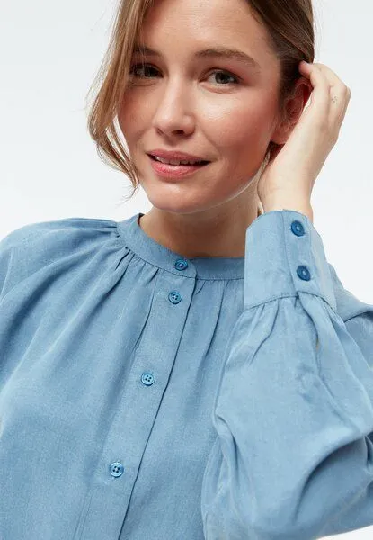 Givn Berlin Givn Berlin Bluse GBSMILLA mit Puffärmeln aus TENCEL mit Peach-Effekt, Cloudy blue, – Produktbild 4 von 4