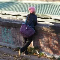REFISHED fair fashion e.U. REFISHED fair fashion e.U. SOULMATE TWEED ZIP | Limitierte Edition Tasche, #tweed zip lila-schwarz / #fish blau-aqua, – Produktbild 1 von 1