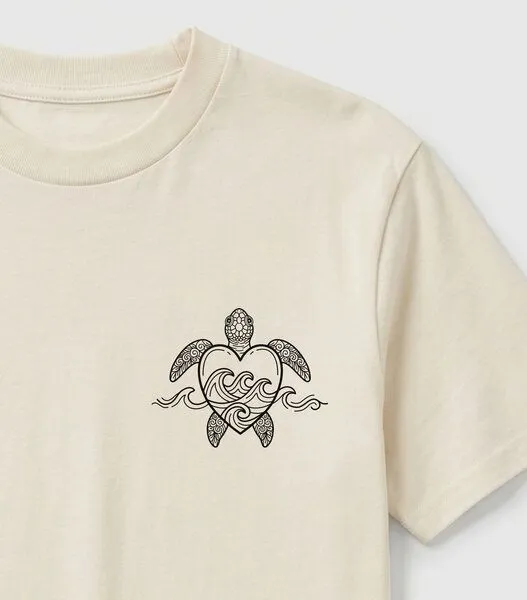 vis wear vis wear Schildkröte Herz - Turtle Surf - Ozean und Wellen - Pure Natural Bio Baumwolle Shirt, Natural, – Produktbild 1 von 3