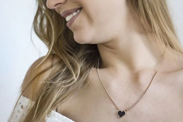 BeWooden BeWooden Kette mit Herzchen Anhänger mit Holzdetail, Rose, – Produktbild 3 von 3