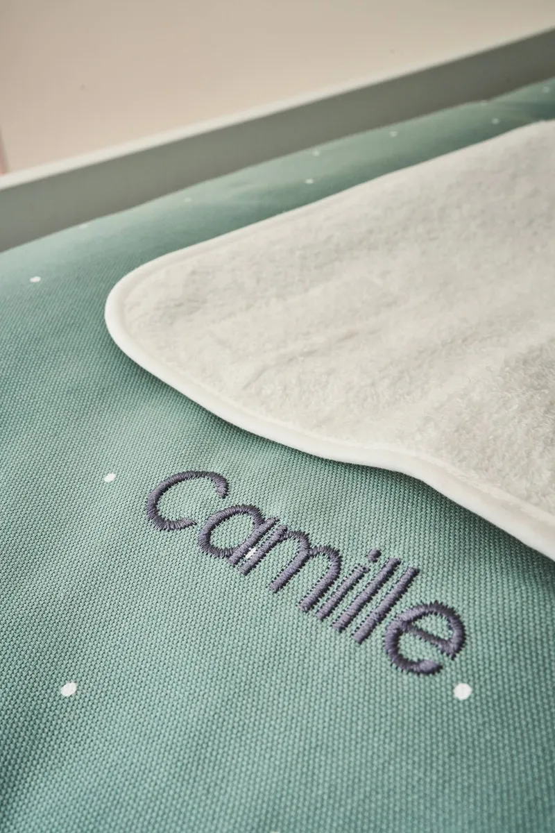 Vertbaudet Bezug für Baby Wickelauflage REH, Grün bedruckt, – Produktbild 1 von 3