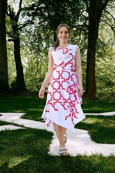 Sophia Schneider-Esleben Sophia Schneider-Esleben Cleo - Wickelrock, Schwingrock aus Bio-Baumwolle, Weiß-rot, – Produktbild 2 von 2