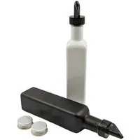 mikken mikken 2er Set Ölflasche / Essigflasche 250 ml (schwarz/weiß beschichtet) mit Ausgießer Glasflaschen matt schwarz / glänzend weiss mit Dosierer + Schraubdeckel + 2 Etiketten, Schwarz/weiß, – Produktbild 1 von 1