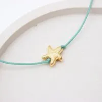 Bow & Hummingbird Bow & Hummingbird Armband auf Karte - Seesternchen - Meeresrauschen, Salbei, – Produktbild 1 von 1