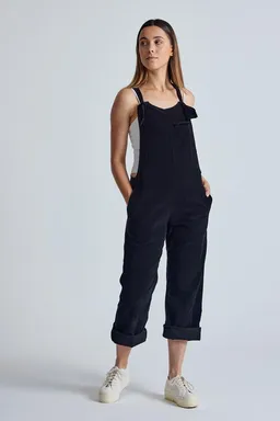 Flax and Loom Flax and Loom Damen vegan Latzhose Corduroy Mary Lou Schwarz – Produktbild 1 von 1