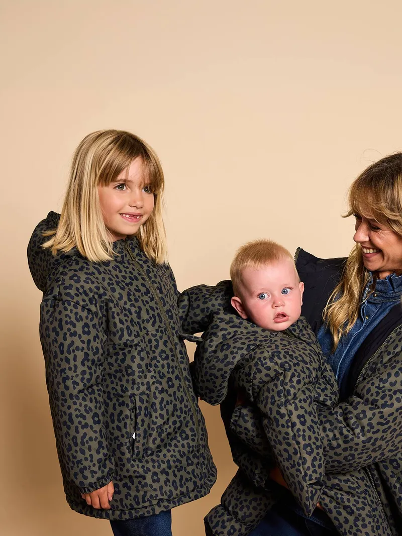 Envie De Fraise Mädchen Wendejacke Rain is joy ENVIE DE FRAISE Mama-Tochter-Capsule leo, Khaki leo, – Produktbild 3 von 4