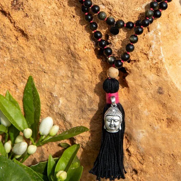 Divasya Divasya Mala Kette "Protection"| geknotet aus schwarzen Obsidian-Perlen | Buddha-Anhänger aus Sterling Silber – Produktbild 1 von 3