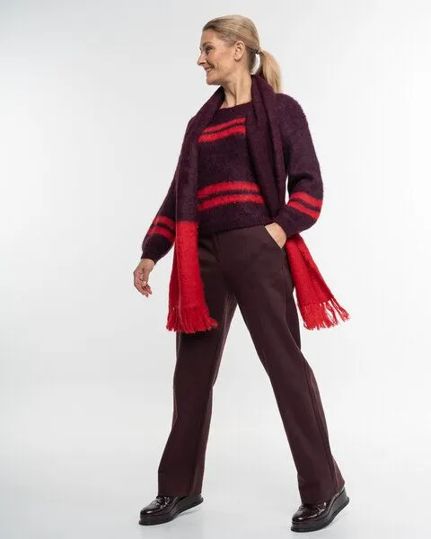Alma & Lovis Alma & Lovis Flauschiger Strickschal aus gebrushter Alpakawolle | Brushed Scarf, Plum (rot), – Produktbild 3 von 3