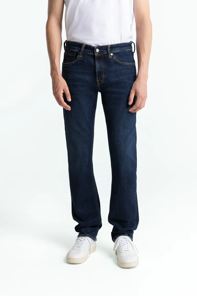 Kings Of Indigo Kings of Indigo Herren vegan Jeans Ryan Clean Medium Washed Navy, Extra dunkelblau, – Produktbild 1 von 1