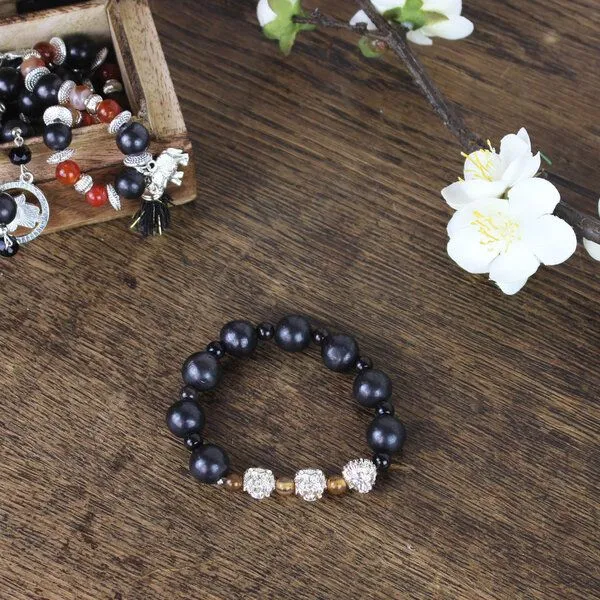 Mitienda Shop Mitienda Shop Perlenarmband Bolitas mit verschiedenen Anhängern – Produktbild 6 von 8