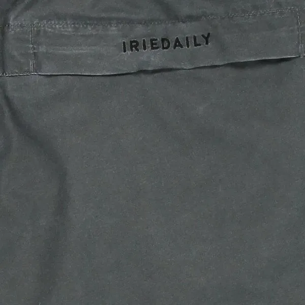 Iriedaily Iriedaily Ghostmode Hybrid Short, Dark jungle (grün), – Produktbild 2 von 3