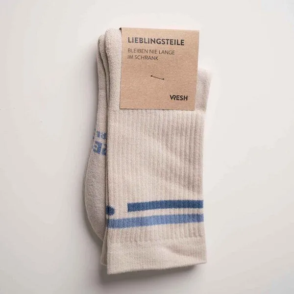 Vresh Clothing Vresh Clothing Vresh Verliebt - Tennis Socken aus Biobaumwoll-Mix, Beige/blau, – Produktbild 4 von 4