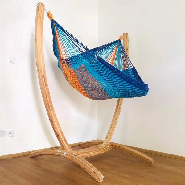 MacaMex MacaMex Hängesessel SET – Uve Holzständer mit Vela Netzhängesessel, Breeze-blau-orange, – Produktbild 1 von 4