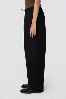 DAWN Dawn Damen vegan Hose Flow Paper Touch Utility Schwarz – Produktbild 1 von 1
