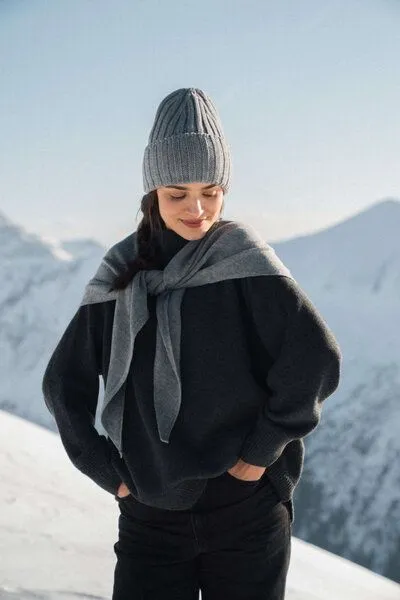 Kopyto Kopyto BIRUANG XL Große Bandana / Halstuch 100% Merinowolle RWS-zertifiziert, ökologisch, unifarben, Grau, – Produktbild 1 von 4