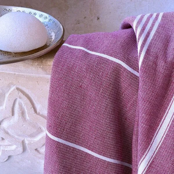 Karawan authentic Karawan authentic Fouta HAMMAM (Peshtamal) aus Bio-Baumwolle, 100 x 200cm, Bordeaux (rot), – Produktbild 2 von 4