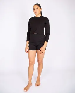 ÆVRIL ÆVRIL Damen Kurze Yoga Leggings // Schwarz // Bio-Baumwolle – Produktbild 1 von 1
