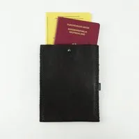 matilda k. manufaktur matilda k. manufaktur Ausweishülle 'oscar' aus Leder in 3 Farben (hellbraun | dunkelbraun | schwarz), Schwarz, – Produktbild 1 von 1