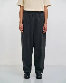 Rotholz Rotholz Weite Bundfaltenhose Bio Baumwolle – Produktbild 1 von 1
