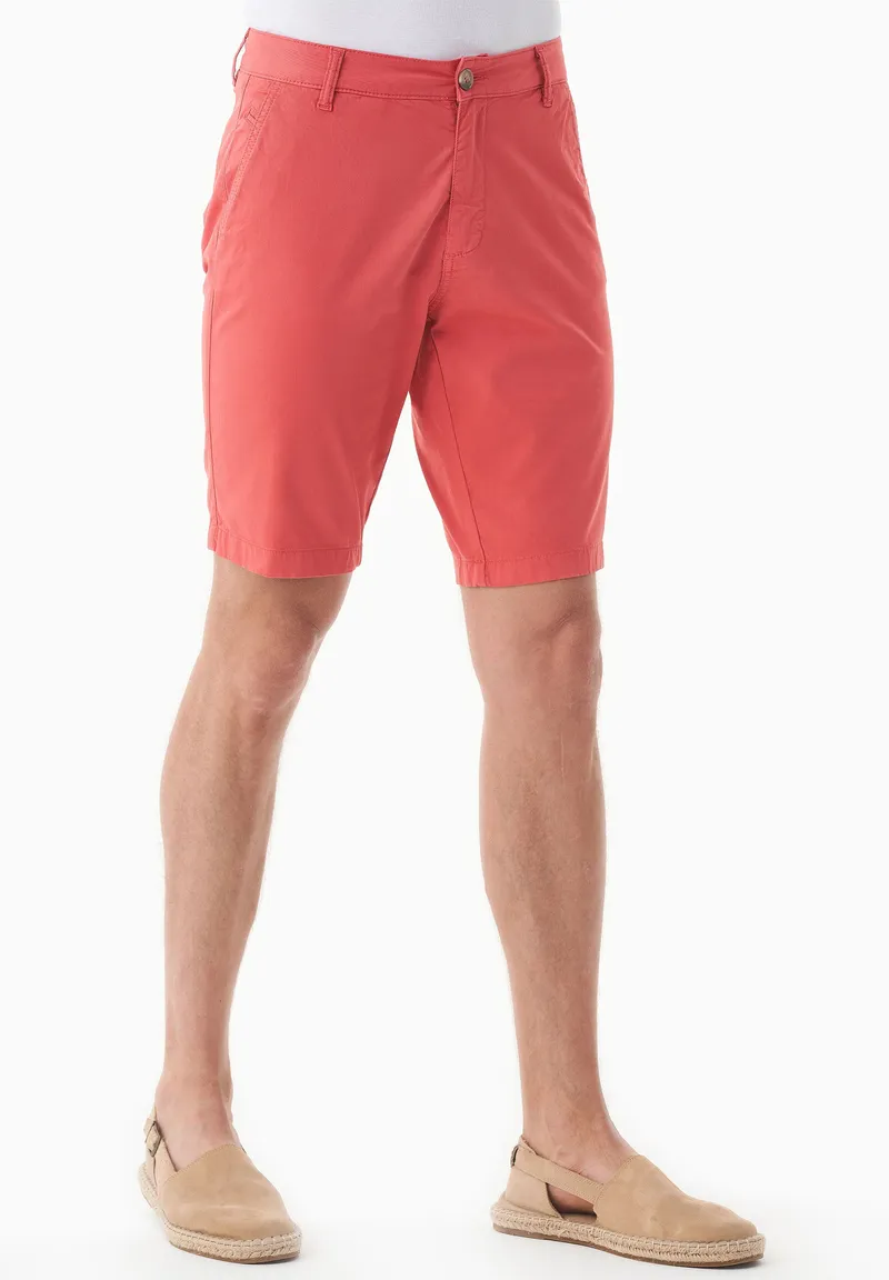 ORGANICATION ORGANICATION Herren vegan Slim-Fit Shorts Leuchtend Rot, Hellrot, – Produktbild 1 von 1