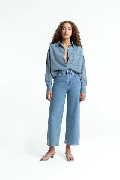 Kings Of Indigo Kings Of Indigo ELISABETH CROPPED | CLEAN HOLO MID VINTAGE, Clean holo mid vintage, – Produktbild 1 von 3