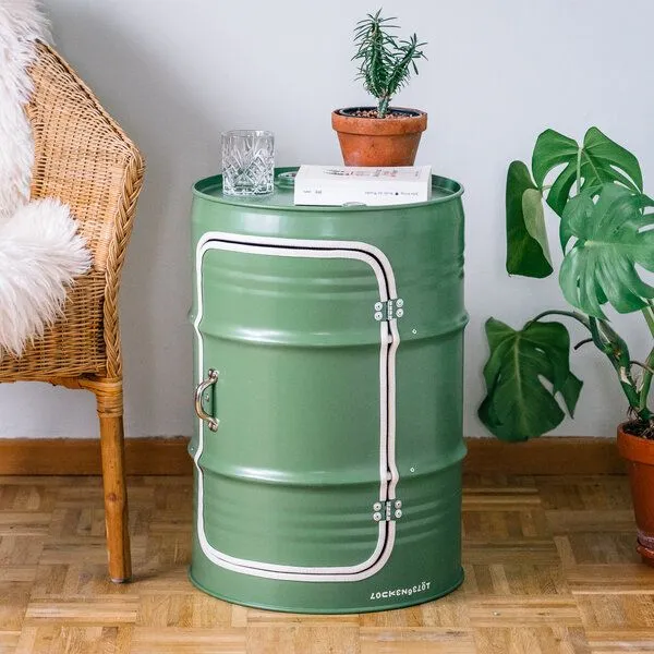 Lockengelöt Lockengelöt Nachttisch/Couchtisch mit Tür aus einem kleinen Ölfass, Resedagrün, – Produktbild 1 von 4