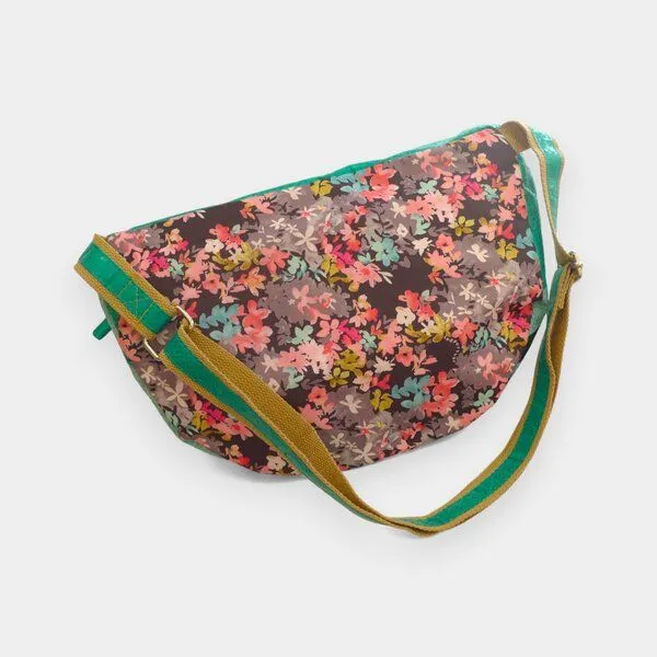 REFISHED fair fashion REFISHED fair fashion BUM BAG XL spezieller Gurt | Upcycelte Bauchtasche, #fish grün-til, – Produktbild 4 von 4