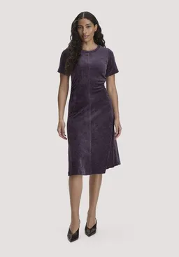 hessnatur hessnatur Samt-Jerseykleid kniebedeckend Slim aus TENCEL Modal mit Bio-Baumwolle – Produktbild 1 von 1