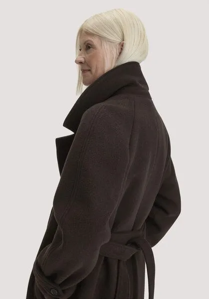 hessnatur hessnatur Wollmantel mit Revers Relaxed aus recycelter Wolle, Kakao braun, – Produktbild 2 von 4