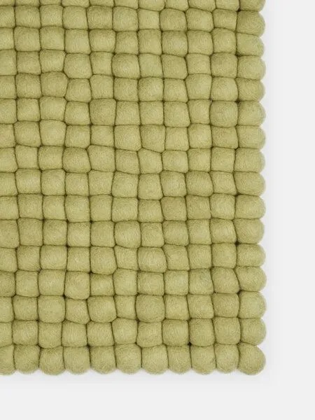 myfelt myfelt Filzkugelteppich rechteckig, 100% Schurwolle, Hellgrün (pitt), – Produktbild 1 von 4