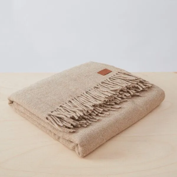 Warmi Warmi Lama Wolldecke Puna aus Argentinien, Hellbraun, – Produktbild 4 von 4